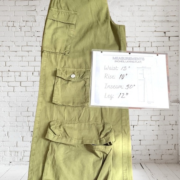 Forever 21 Olive Wide-Leg Cargo Pants - Picture 8 of 8